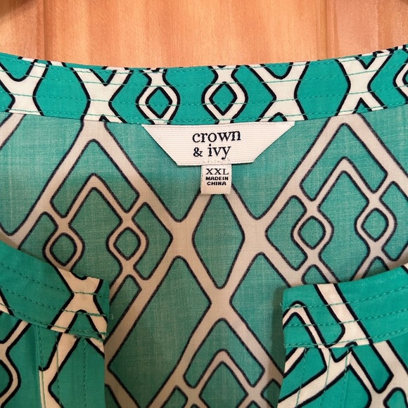 Crown and Ivy top - Picture 5 of 7